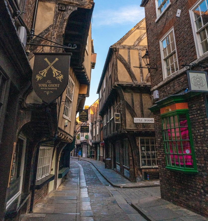 YORK CITY 🛍️🏰